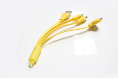 【工廠批發一拖三數據充電線 彩色三合一面條線 一分三多功能數據線】價格,廠家,圖片,手機數據線,深圳市福田區翔騰龍通訊產品經營部-